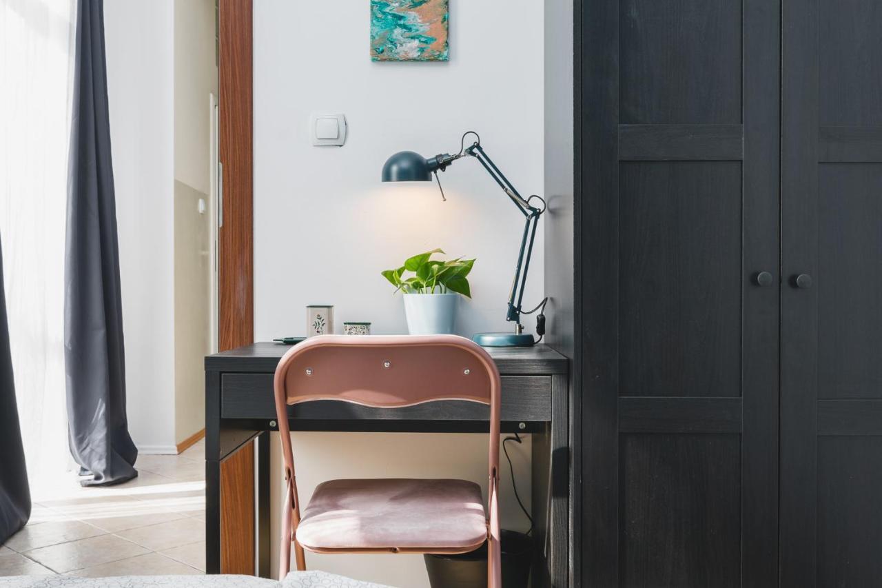2 Bedroom Apartment Next To The Main Railway Station - By Upstairs 크라쿠프 외부 사진
